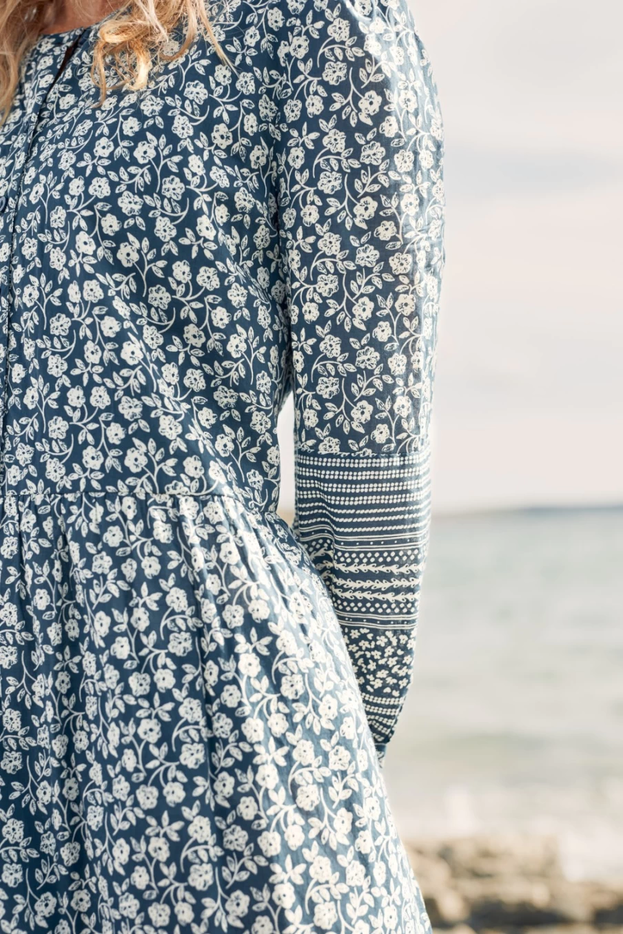"Seasalt Cornwall Women's Charbon Dress in Blossom Border Raincloud - Floral Print Summer Dress"