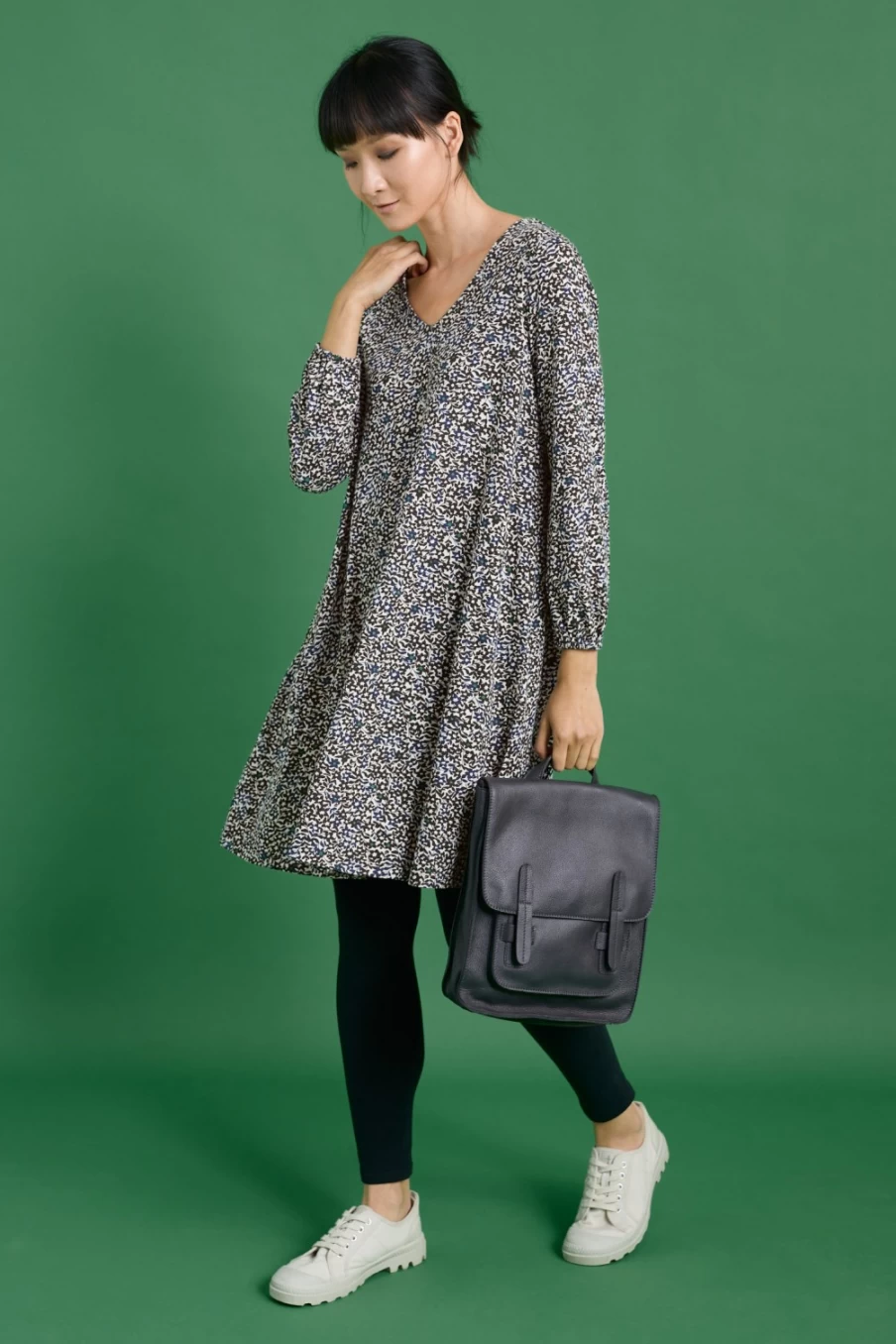 Seasalt Cornwall Women's Wave Wing Jersey Dress in Ditsy Silhouette Onyx Print