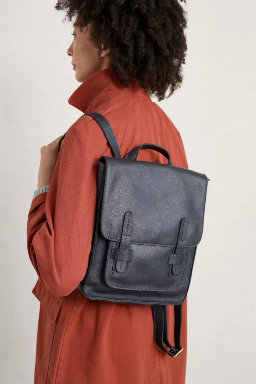 Seasalt Cornwall Women's Onyx Leather Satchel Backpack – Penarven Stylish & Functional Bag