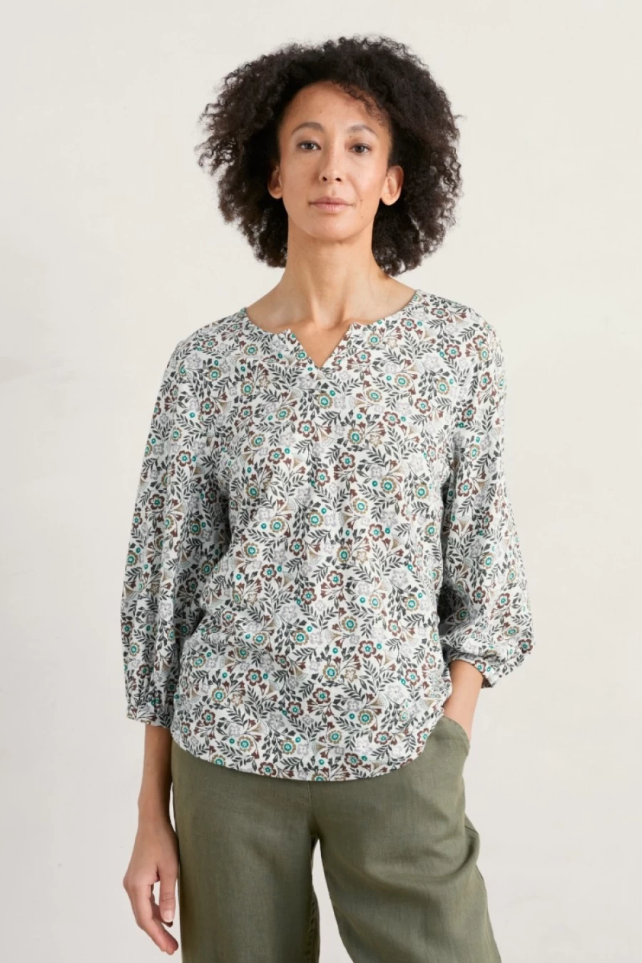 Seasalt Cornwall Women's Crayon Blouson Sleeve Top in Carved Floral Chalk Print