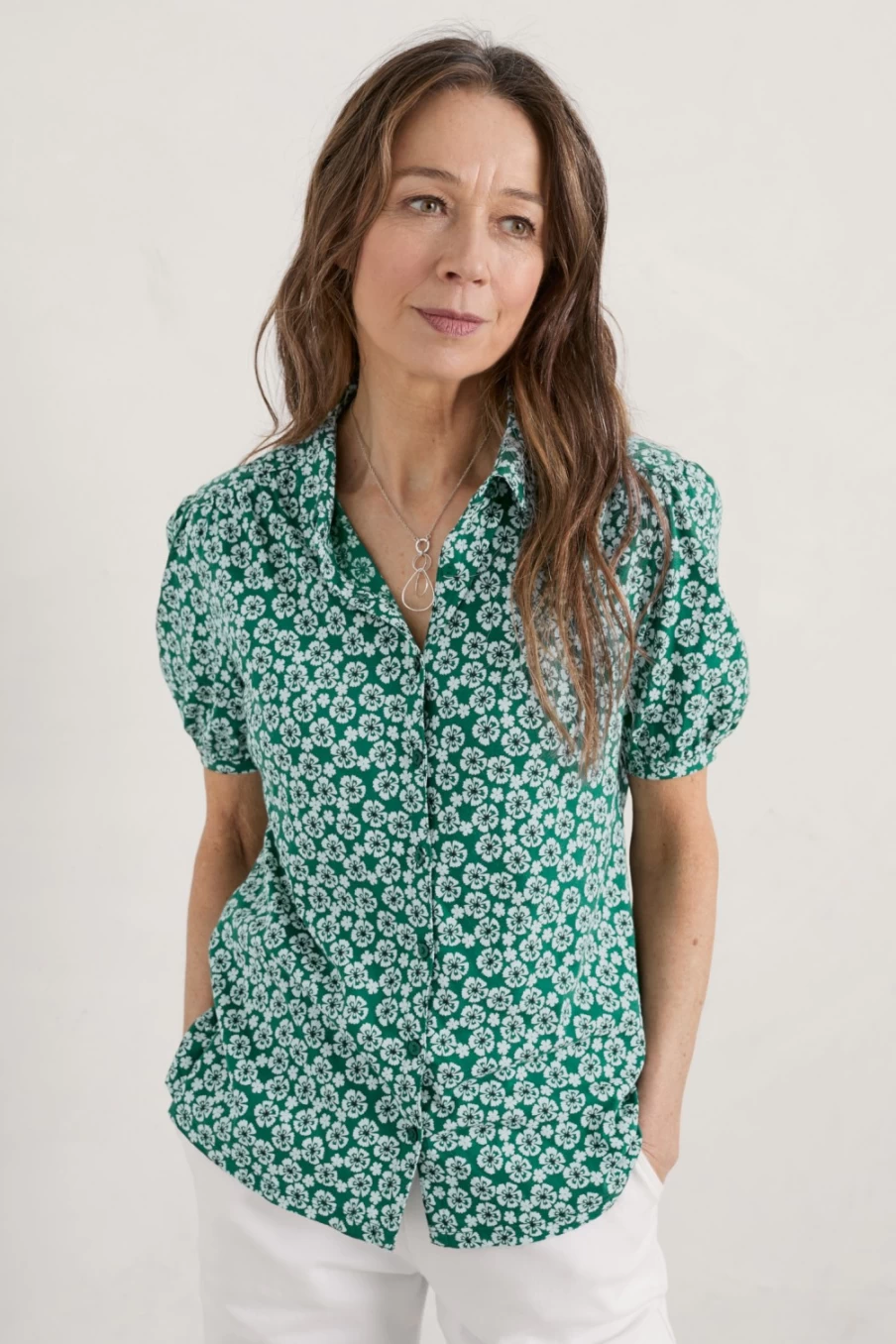 Seasalt Cornwall Women's Embrace Short Sleeve Shirt in Mallow Stamp Copse Floral Print