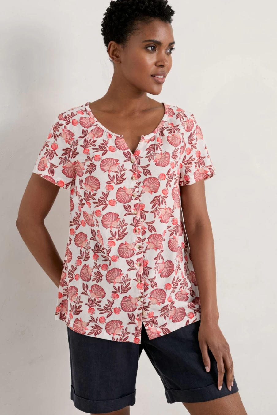 "Seasalt Cornwall Women's Spring Window Cotton Blend Top in Scallop Floral Chalk"