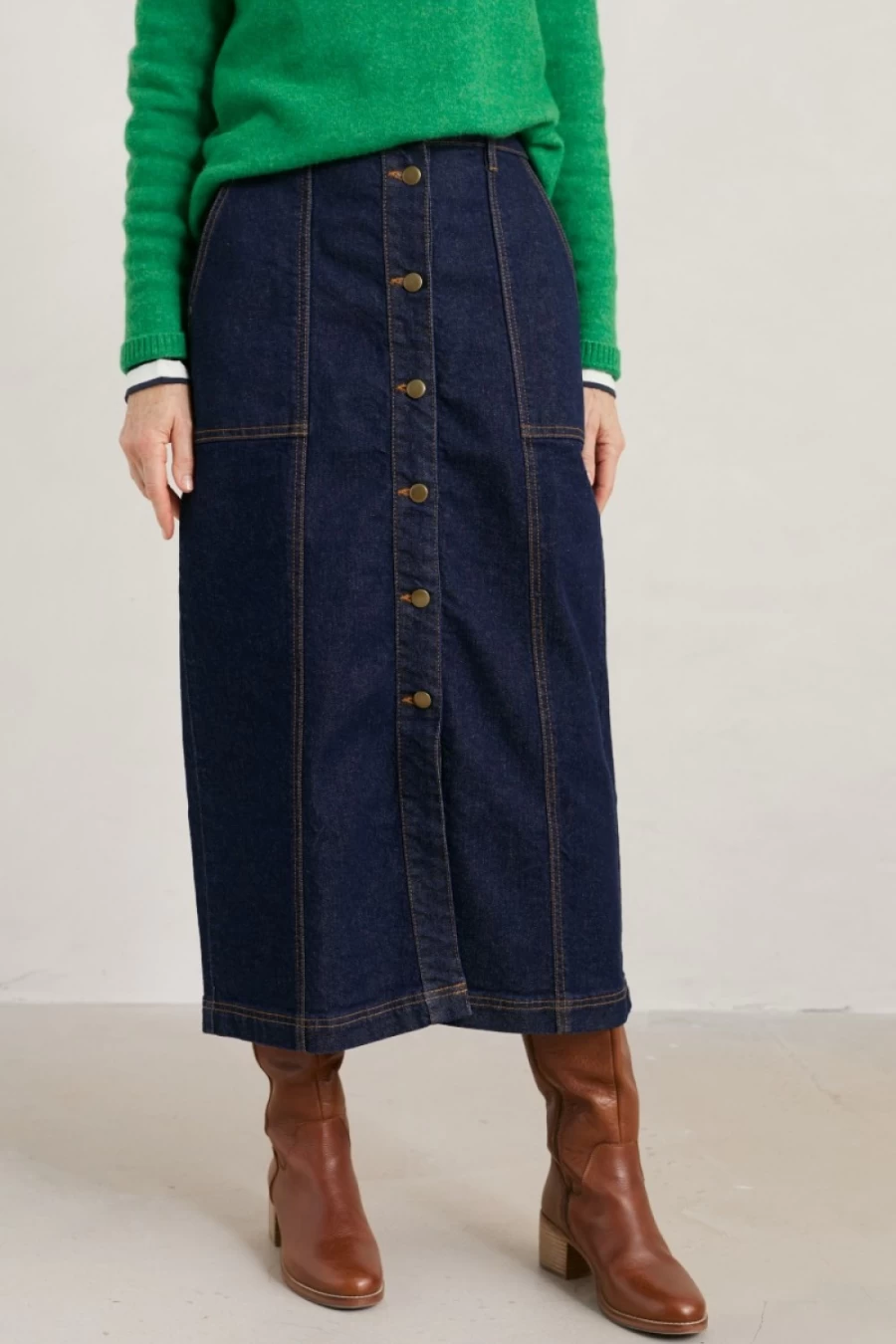 "Seasalt Cornwall Women's Ambrose Skirt in Dark Rinse Wash"