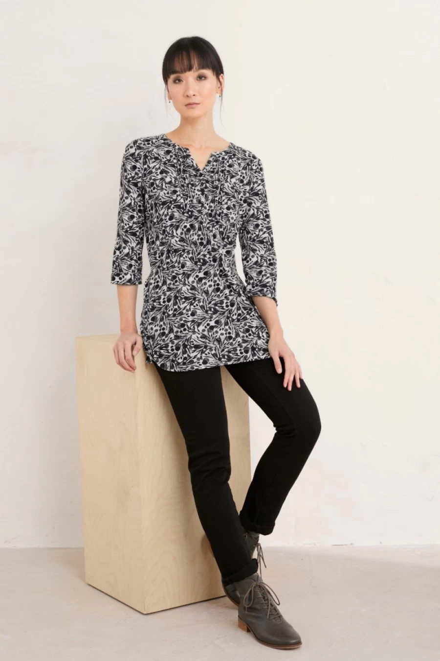 Seasalt Cornwall Women's Tolcarne V-Neck Tunic in Coast Thistle Onyx Color