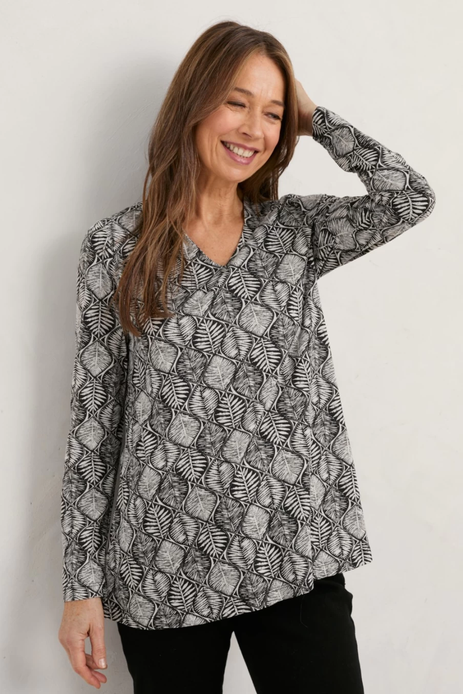 "Seasalt Cornwall Women's Janey Top in Wax Leaf Onyx – Stylish & Comfortable Blouse"