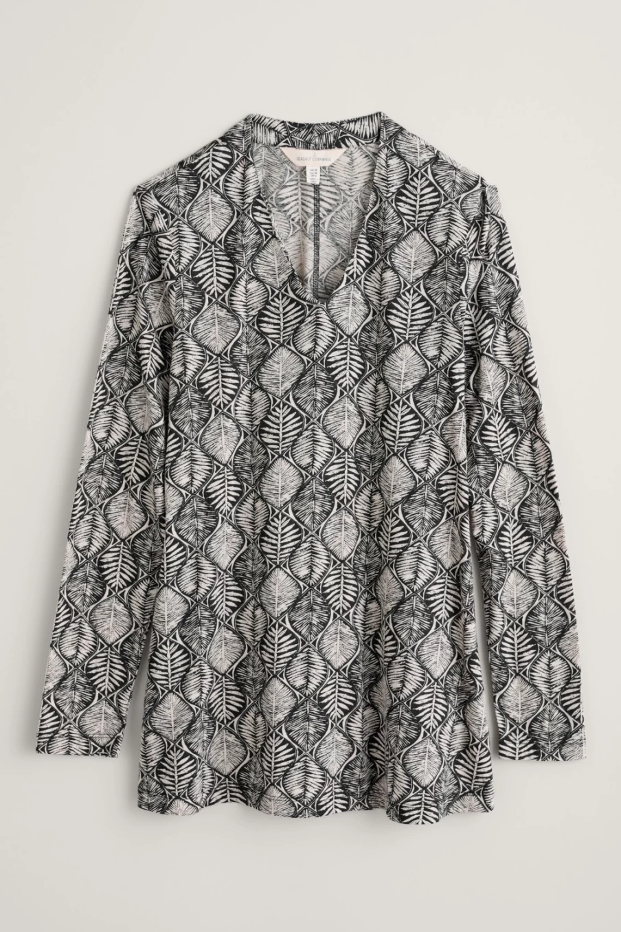 "Seasalt Cornwall Women's Janey Top in Wax Leaf Onyx – Stylish & Comfortable Blouse"